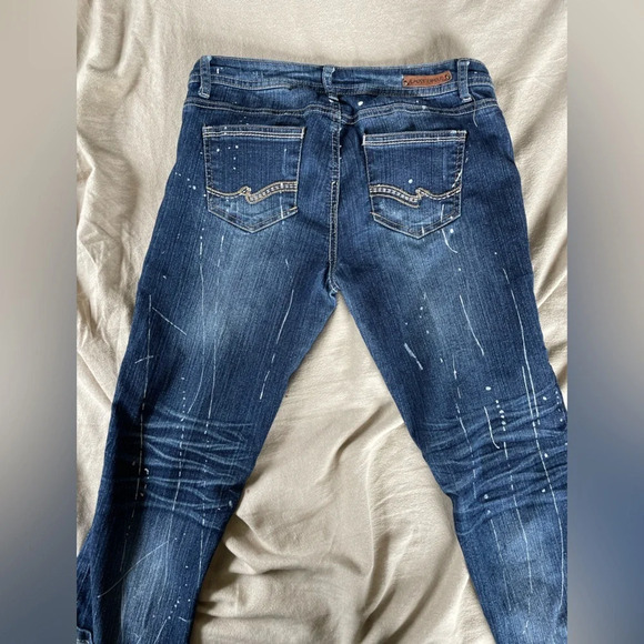 Almost Famous Paint Splatter Crop Capri‎ Cuffed Jeans - Picture 6 of 6